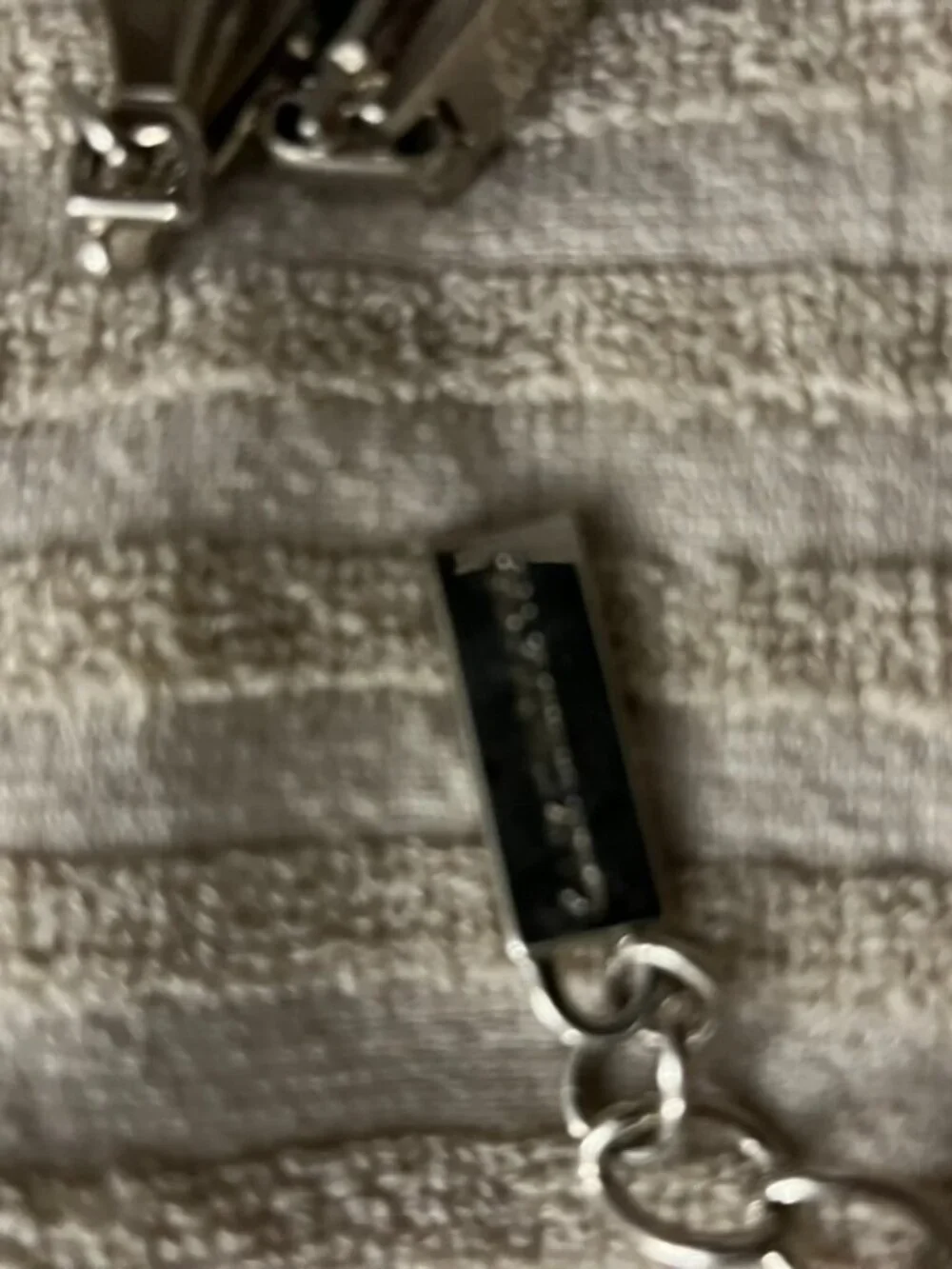 LIZ CLAIBORNE SILVER CHAIN BELT 34-45 INCH Adjustable